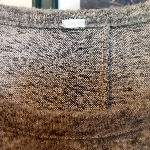 Taupe Lightweight Stretchy Sweater Elbow Patches Back Buttons Size Small - Picture 12 of 12